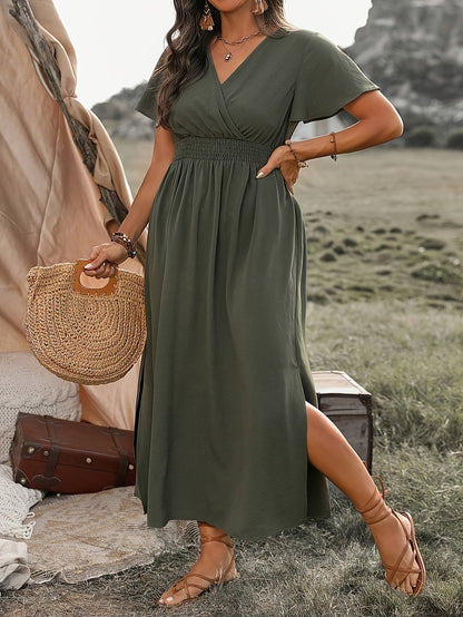Elegante plus-size Franse stijl V-hals jurk met kantel detail, lange mouw en uitlopende zoom - Effen kleur, perfect voor lente/zomer, plus-size jurk