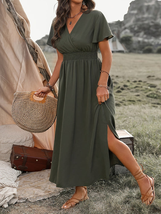 Elegante plus-size Franse stijl V-hals jurk met kantel detail, lange mouw en uitlopende zoom - Effen kleur, perfect voor lente/zomer, plus-size jurk
