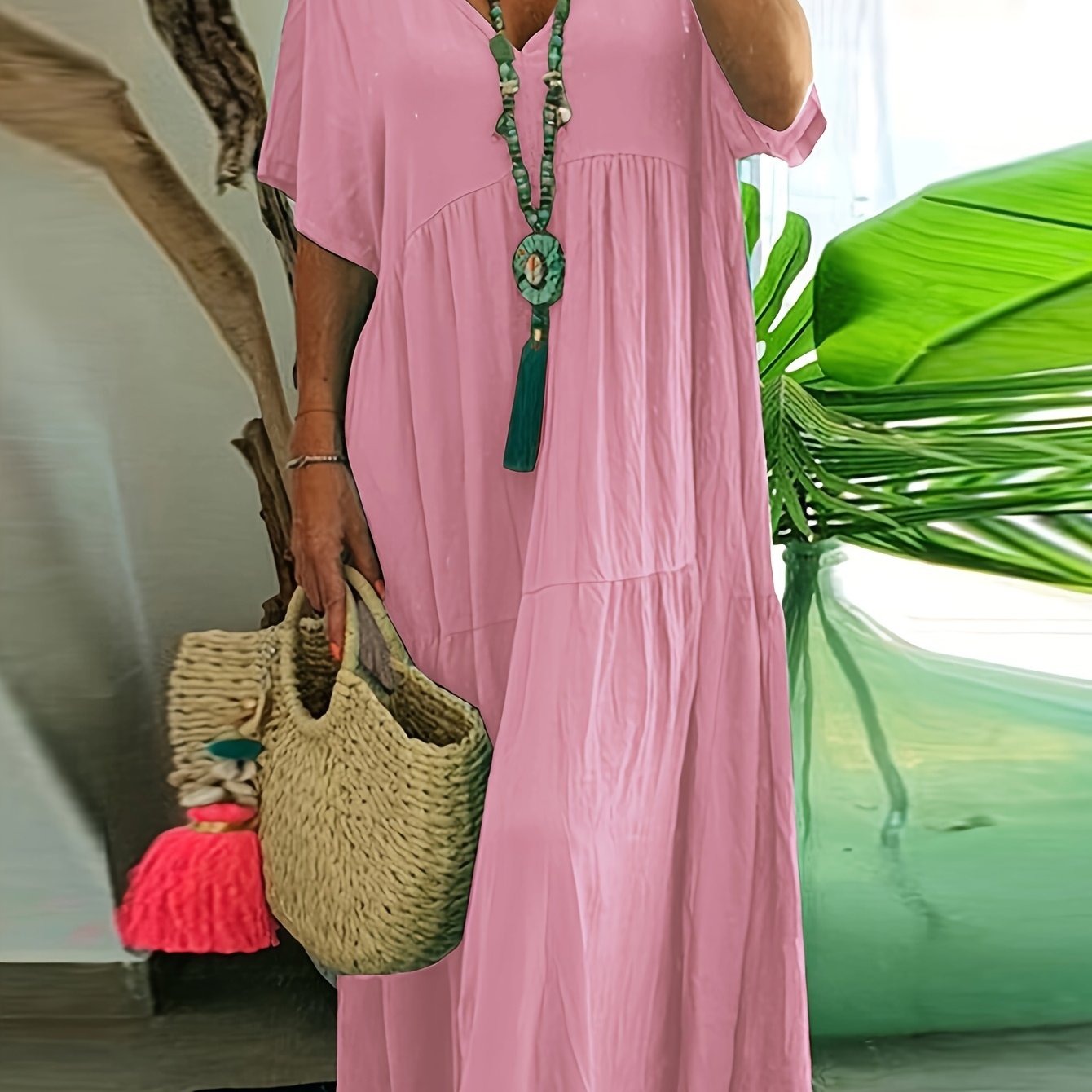 Plus Size - Dames Plus Size A-Line Plissé Maxi Jurk - V-hals, Korte Mouw, Effen Kleur, Lichtblauw & Witte Strepen, Zomerse Elegance, Casual Stijl, Casual Zomerjurk | V-hals Jurk | Plissé Detailering, Plus Size Jurk