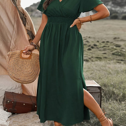 Elegante plus-size Franse stijl V-hals jurk met kantel detail, lange mouw en uitlopende zoom - Effen kleur, perfect voor lente/zomer, plus-size jurk