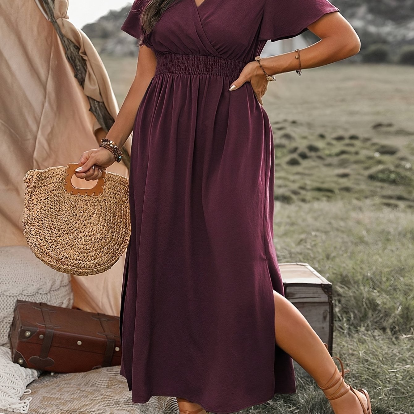 Elegante plus-size Franse stijl V-hals jurk met kantel detail, lange mouw en uitlopende zoom - Effen kleur, perfect voor lente/zomer, plus-size jurk