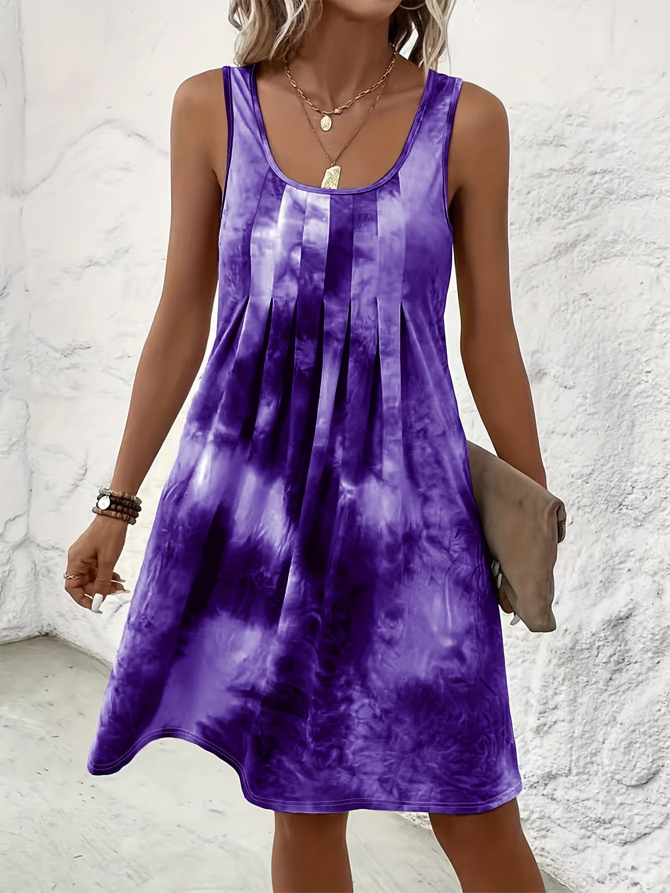 Plus Size Dames Casual Mouwloze Tie-Dye Print Jurk - Levendig Paars & Blauw Willekeurig Patroon, Losse Pasvorm Ronde Hals Potloodrok, Wasbare Zomerjurk, Vlottende Stof Gown