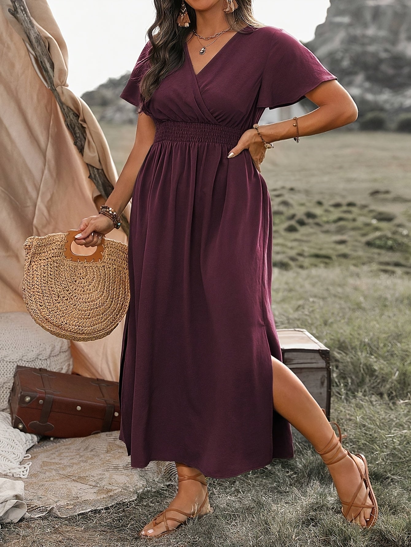 Elegante plus-size Franse stijl V-hals jurk met kantel detail, lange mouw en uitlopende zoom - Effen kleur, perfect voor lente/zomer, plus-size jurk