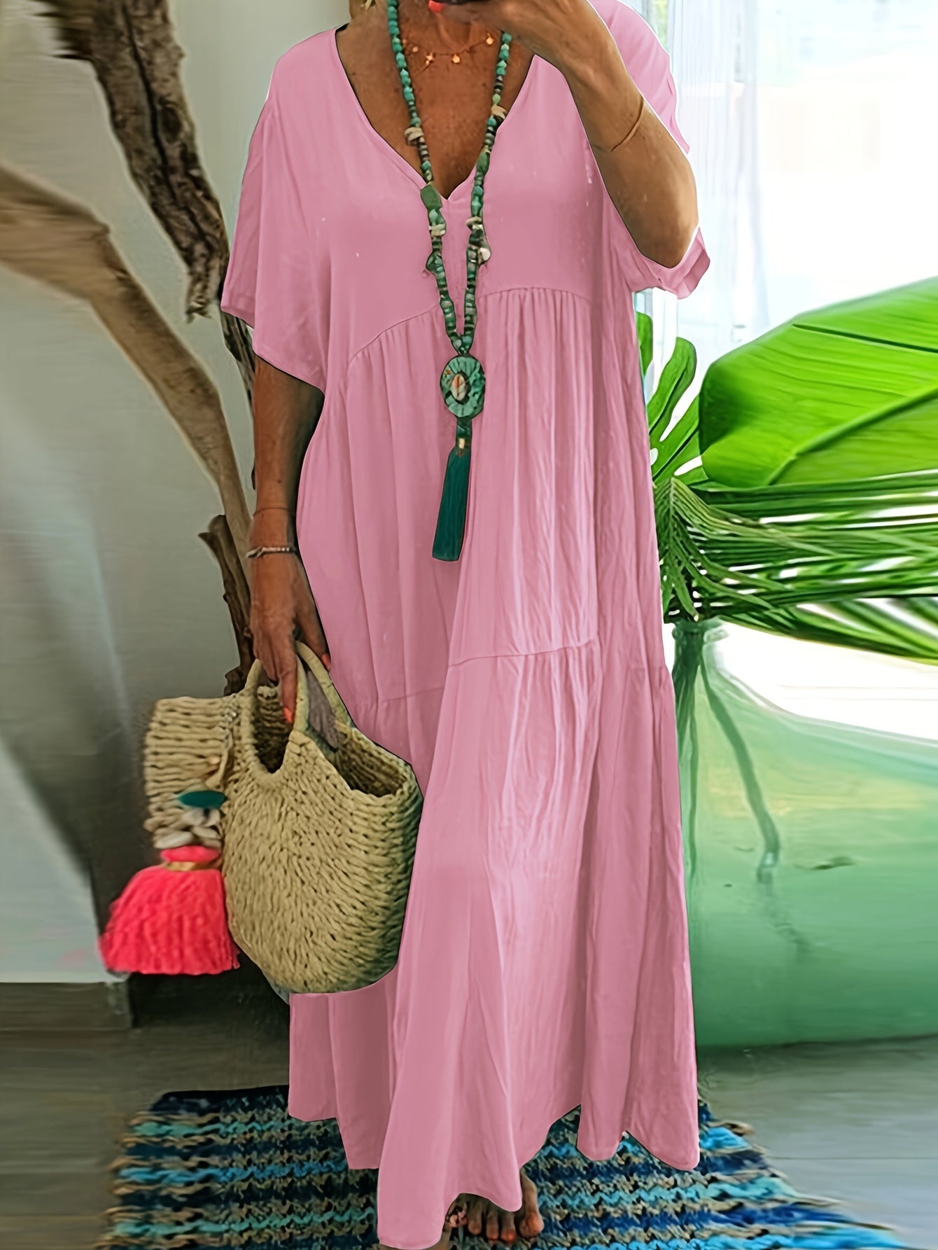 Plus Size - Dames Plus Size A-Line Plissé Maxi Jurk - V-hals, Korte Mouw, Effen Kleur, Lichtblauw & Witte Strepen, Zomerse Elegance, Casual Stijl, Casual Zomerjurk | V-hals Jurk | Plissé Detailering, Plus Size Jurk