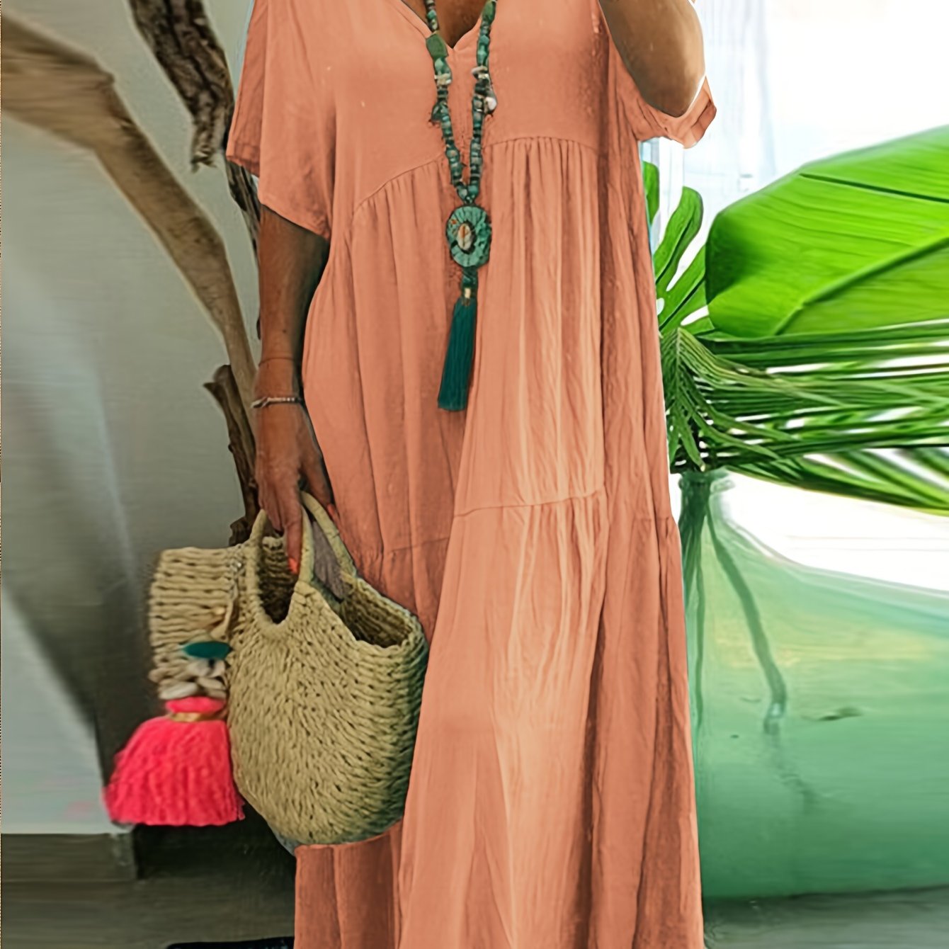 Plus Size - Dames Plus Size A-Line Plissé Maxi Jurk - V-hals, Korte Mouw, Effen Kleur, Lichtblauw & Witte Strepen, Zomerse Elegance, Casual Stijl, Casual Zomerjurk | V-hals Jurk | Plissé Detailering, Plus Size Jurk