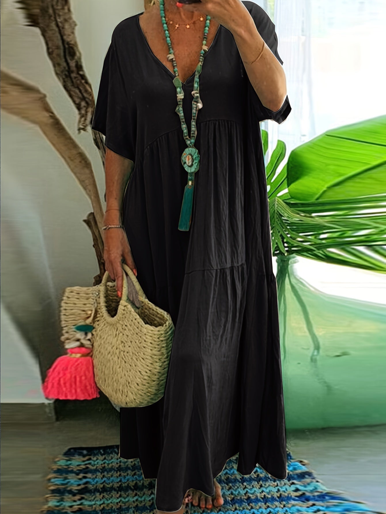 Plus Size - Dames Plus Size A-Line Plissé Maxi Jurk - V-hals, Korte Mouw, Effen Kleur, Lichtblauw & Witte Strepen, Zomerse Elegance, Casual Stijl, Casual Zomerjurk | V-hals Jurk | Plissé Detailering, Plus Size Jurk