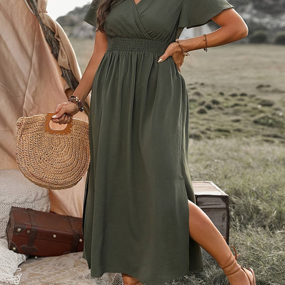 Elegante plus-size Franse stijl V-hals jurk met kantel detail, lange mouw en uitlopende zoom - Effen kleur, perfect voor lente/zomer, plus-size jurk