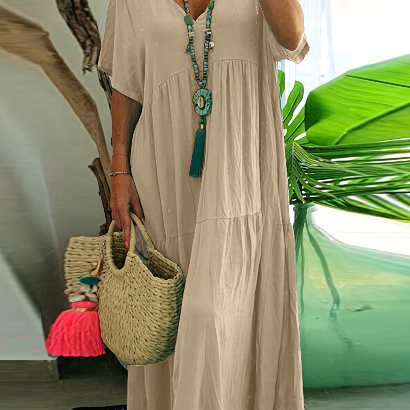 Plus Size - Dames Plus Size A-Line Plissé Maxi Jurk - V-hals, Korte Mouw, Effen Kleur, Lichtblauw & Witte Strepen, Zomerse Elegance, Casual Stijl, Casual Zomerjurk | V-hals Jurk | Plissé Detailering, Plus Size Jurk