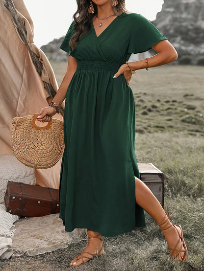 Elegante plus-size Franse stijl V-hals jurk met kantel detail, lange mouw en uitlopende zoom - Effen kleur, perfect voor lente/zomer, plus-size jurk
