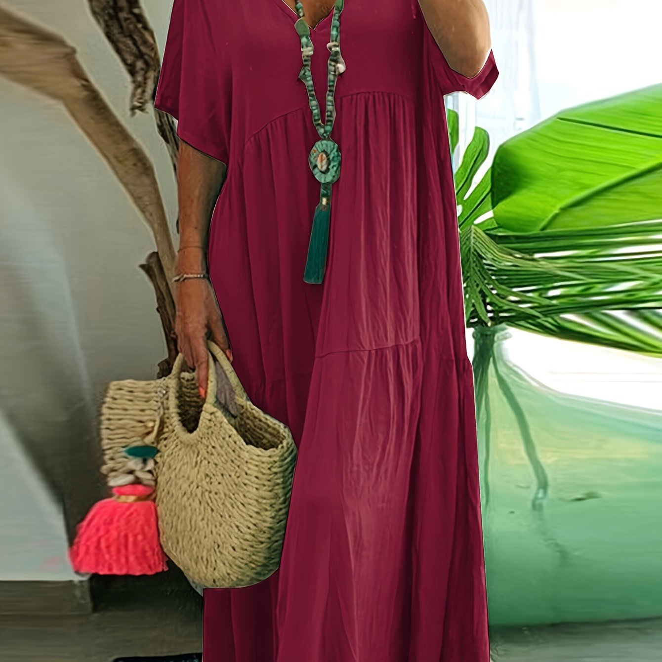 Plus Size - Dames Plus Size A-Line Plissé Maxi Jurk - V-hals, Korte Mouw, Effen Kleur, Lichtblauw & Witte Strepen, Zomerse Elegance, Casual Stijl, Casual Zomerjurk | V-hals Jurk | Plissé Detailering, Plus Size Jurk
