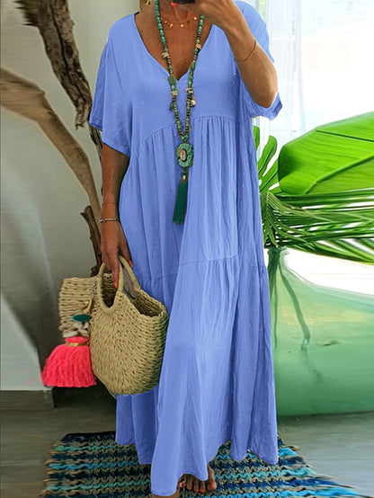 Plus Size - Dames Plus Size A-Line Plissé Maxi Jurk - V-hals, Korte Mouw, Effen Kleur, Lichtblauw & Witte Strepen, Zomerse Elegance, Casual Stijl, Casual Zomerjurk | V-hals Jurk | Plissé Detailering, Plus Size Jurk