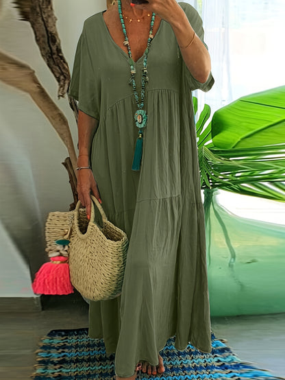 Plus Size - Dames Plus Size A-Line Plissé Maxi Jurk - V-hals, Korte Mouw, Effen Kleur, Lichtblauw & Witte Strepen, Zomerse Elegance, Casual Stijl, Casual Zomerjurk | V-hals Jurk | Plissé Detailering, Plus Size Jurk